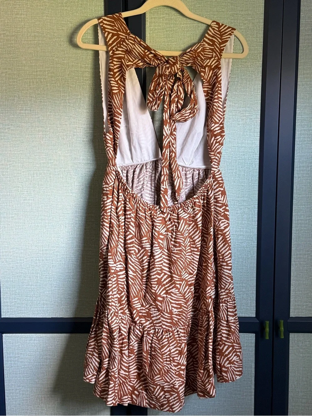 House of Harlow 1960 Tropical Leaf Plunge Open Back Linen Mini Dress, Size M - Picture 4 of 8